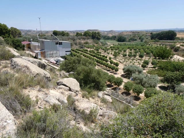 2 soveværelse Finca/Landehus til salg i Caspe med swimmingpool garage - € 149.000 (Ref: 7774812)