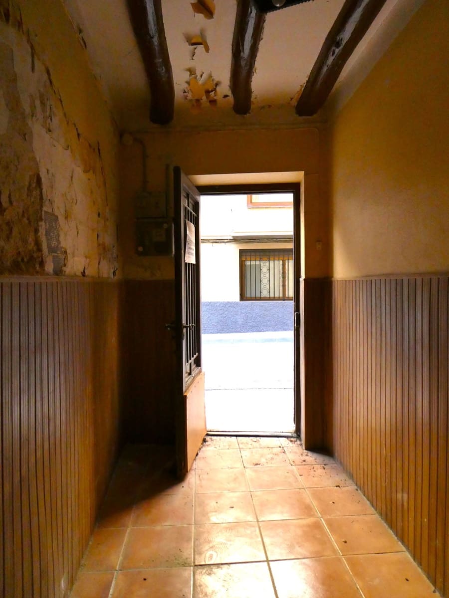 Byhus til salg i Maella med garage - € 39.000 (Ref: 7978032)