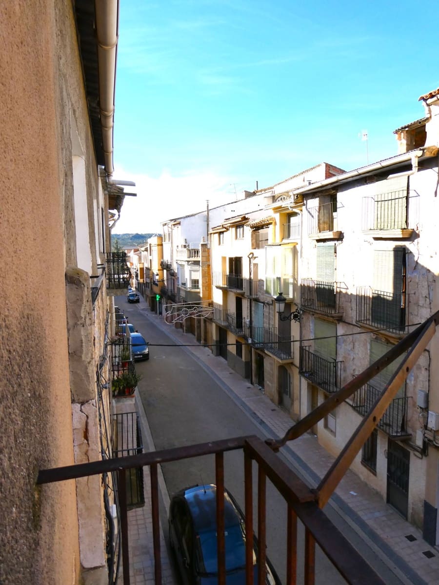 Byhus til salg i Maella med garage - € 39.000 (Ref: 7978032)