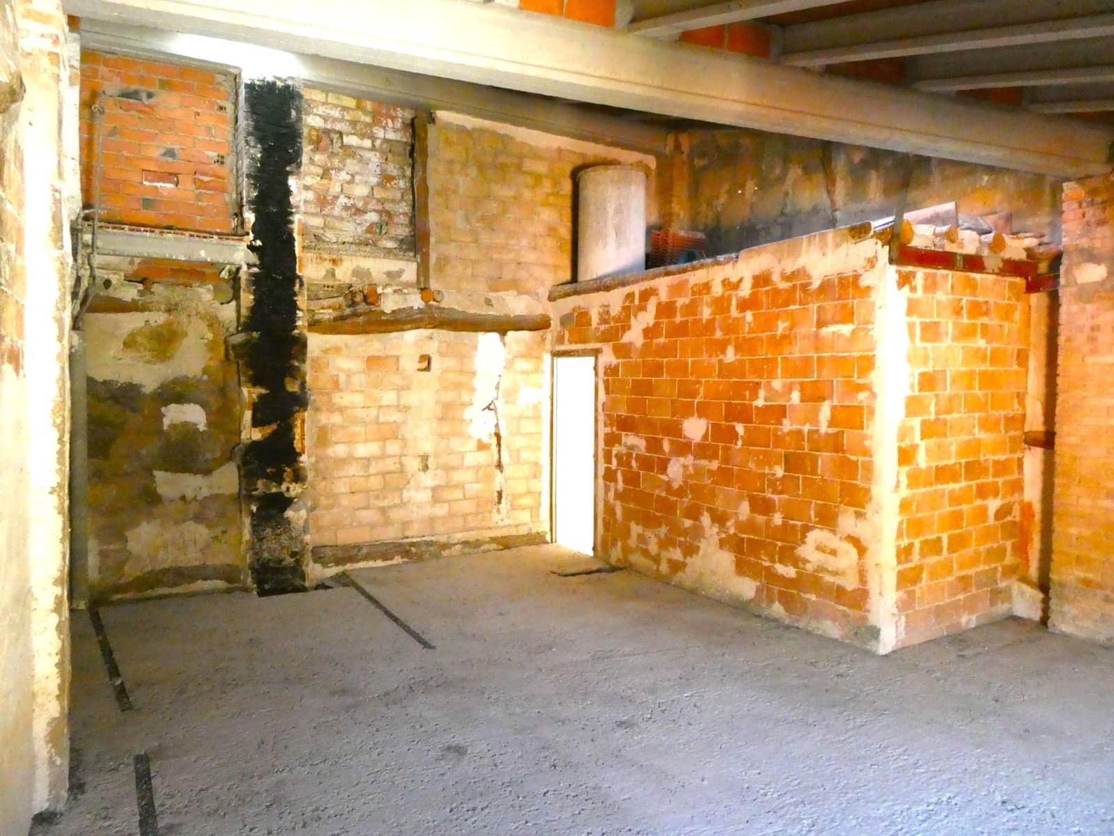 Byhus til salg i Maella med garage - € 39.000 (Ref: 7978032)