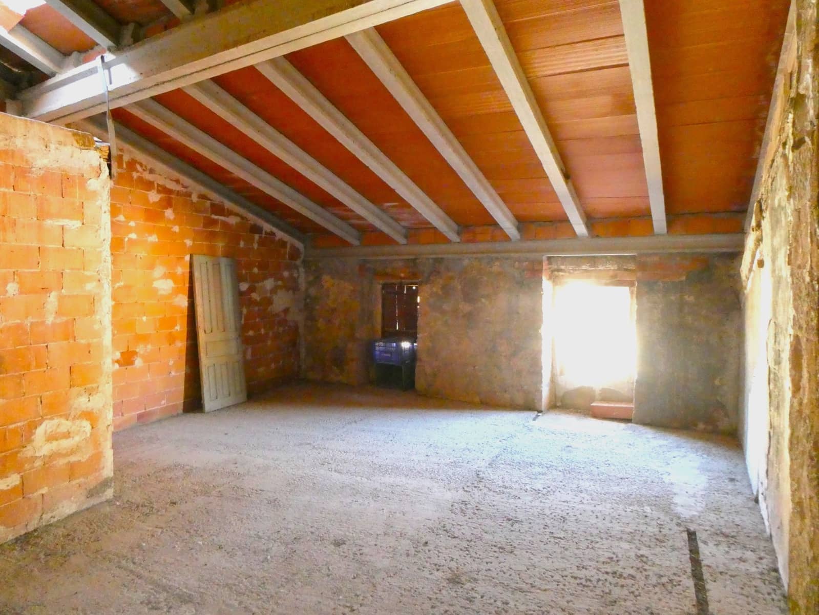 Byhus til salg i Maella med garage - € 39.000 (Ref: 7978032)