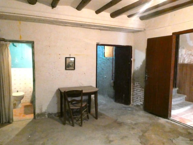 Huis te koop in Maella met garage - € 39.000 (Ref: 7978032)