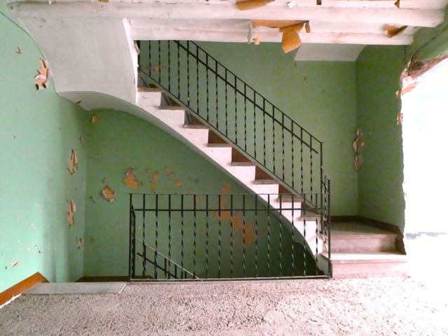 Huis te koop in Maella met garage - € 39.000 (Ref: 7978032)