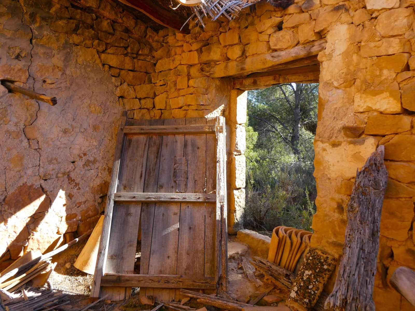 Maalaistalo myytävänä paikassa Mazaleon - 10 500 € (Ref: 8227341)