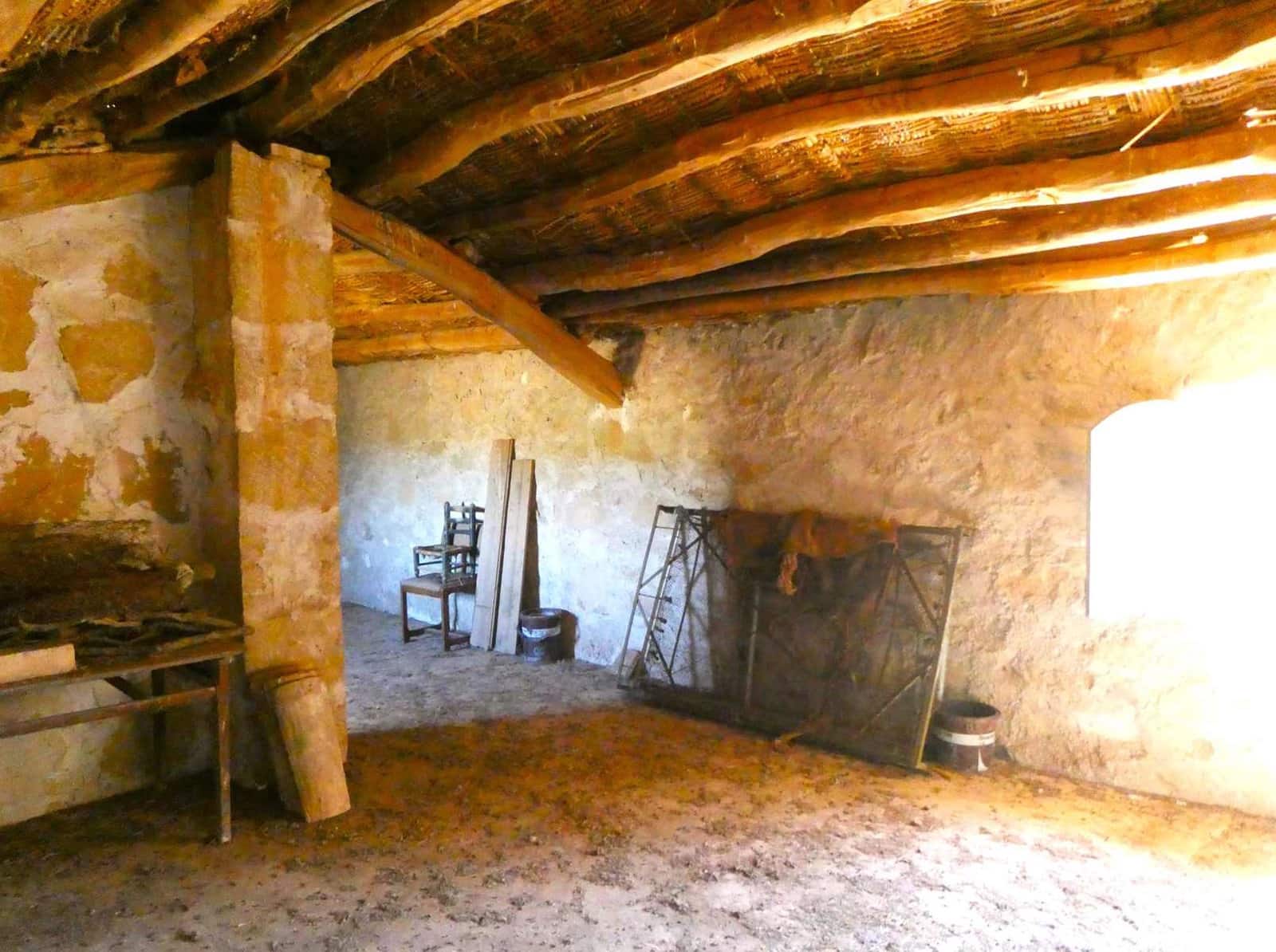 Finca/Herregård til salgs i Fabara - € 29 000 (Ref: 8323978)