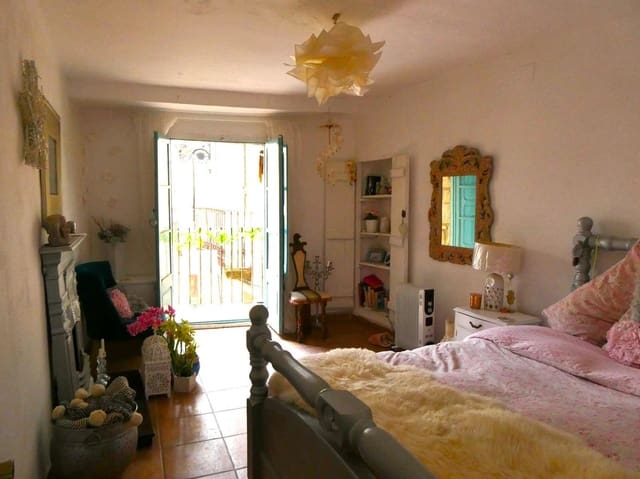 4 slaapkamer Huis te koop in Maella - € 29.500 (Ref: 8764955)