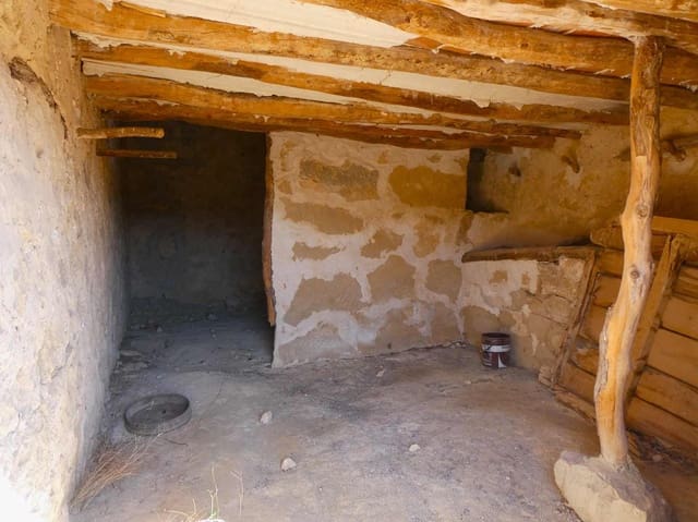 Finca/Country House for sale in Maella - € 16,500 (Ref: 8764956)