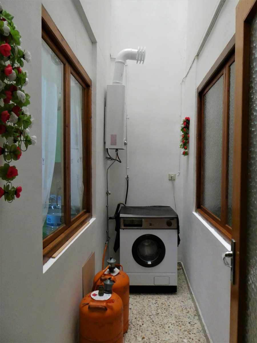 6 makuuhuone Omakotitalo myytävänä paikassa Maella mukana 
autotalli - 45 000 € (Ref: 8764986)