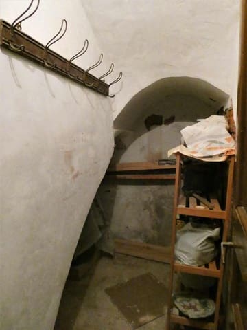 Casa de 6 habitaciones en Maella en venta con garaje - 45.000 € (Ref: 8764986)