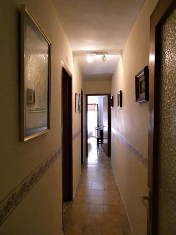 Casa de 6 habitaciones en Maella en venta con garaje - 45.000 € (Ref: 8764986)