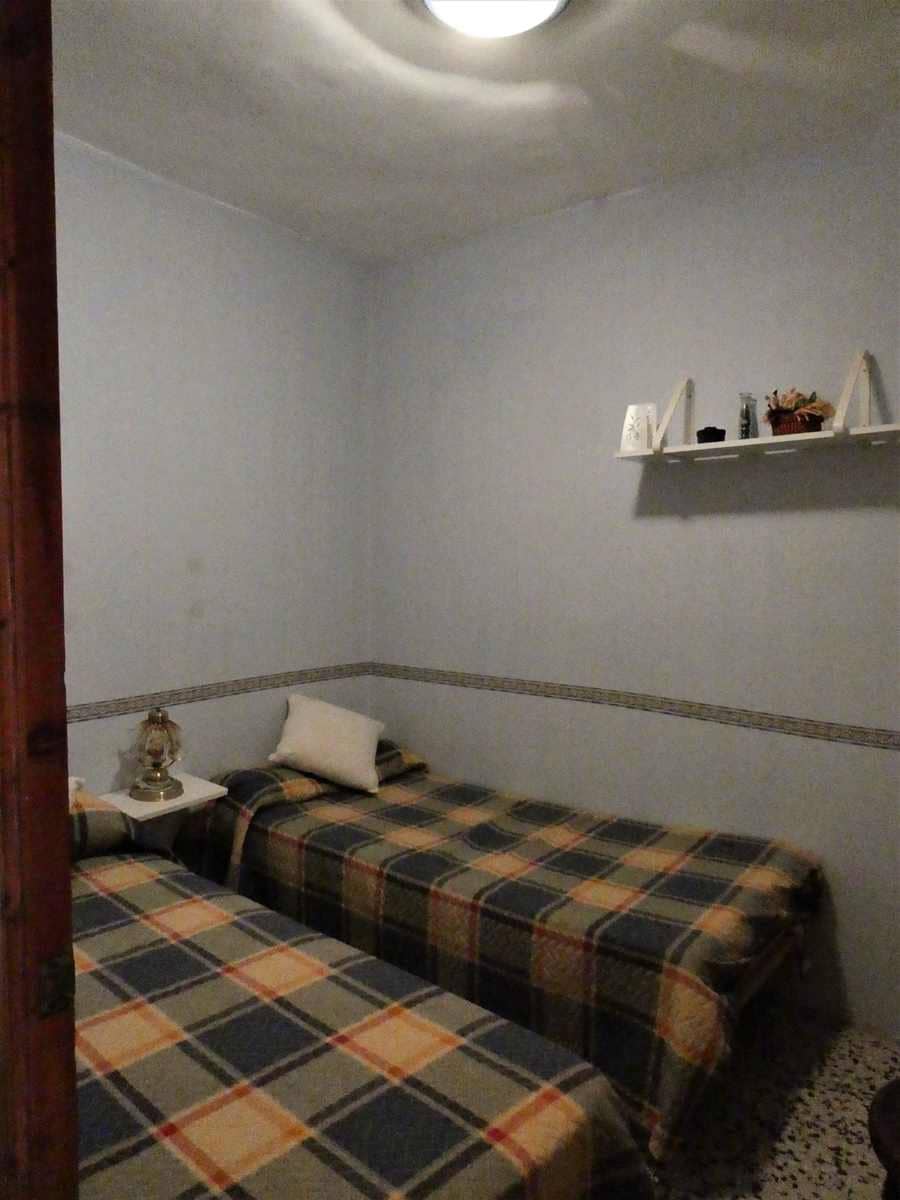 6 makuuhuone Omakotitalo myytävänä paikassa Maella mukana 
autotalli - 45 000 € (Ref: 8764986)