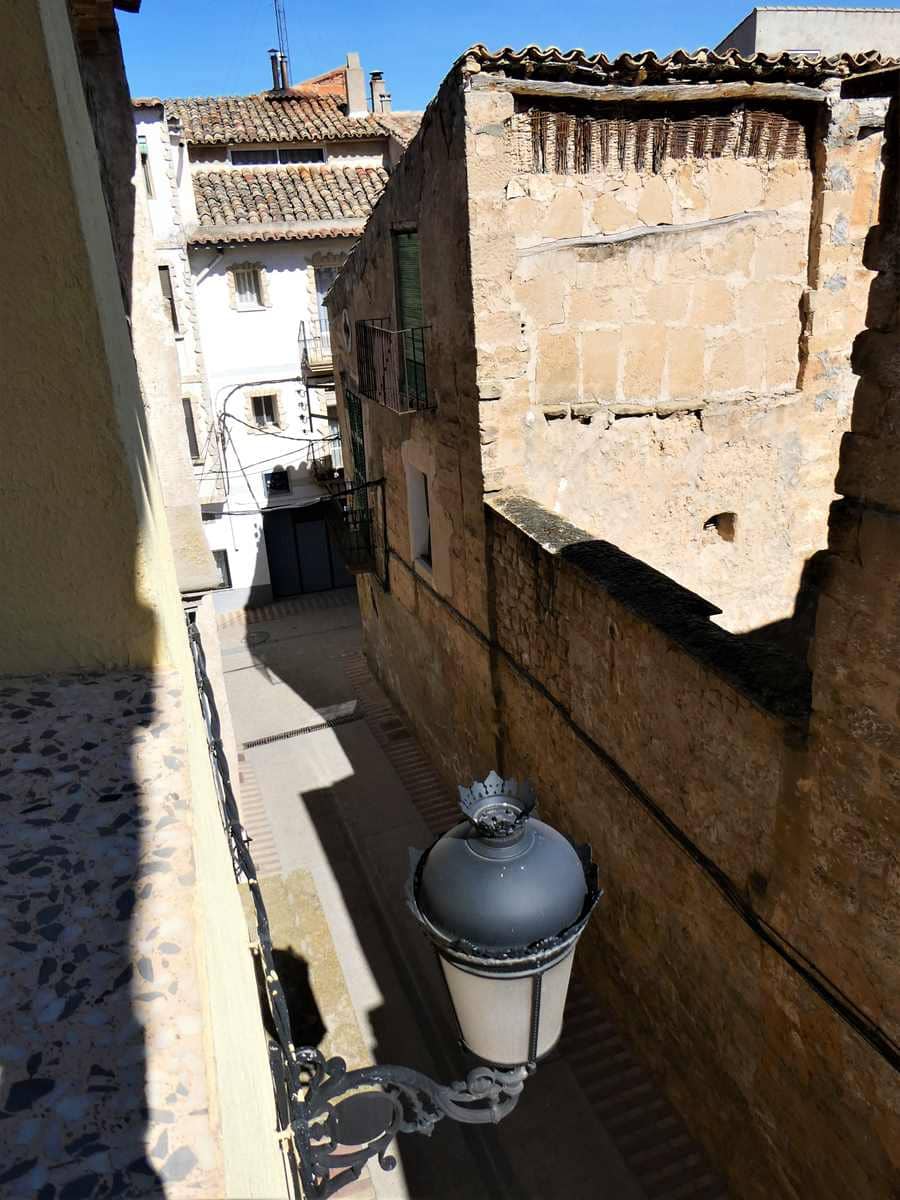 6 makuuhuone Omakotitalo myytävänä paikassa Maella mukana 
autotalli - 45 000 € (Ref: 8764986)