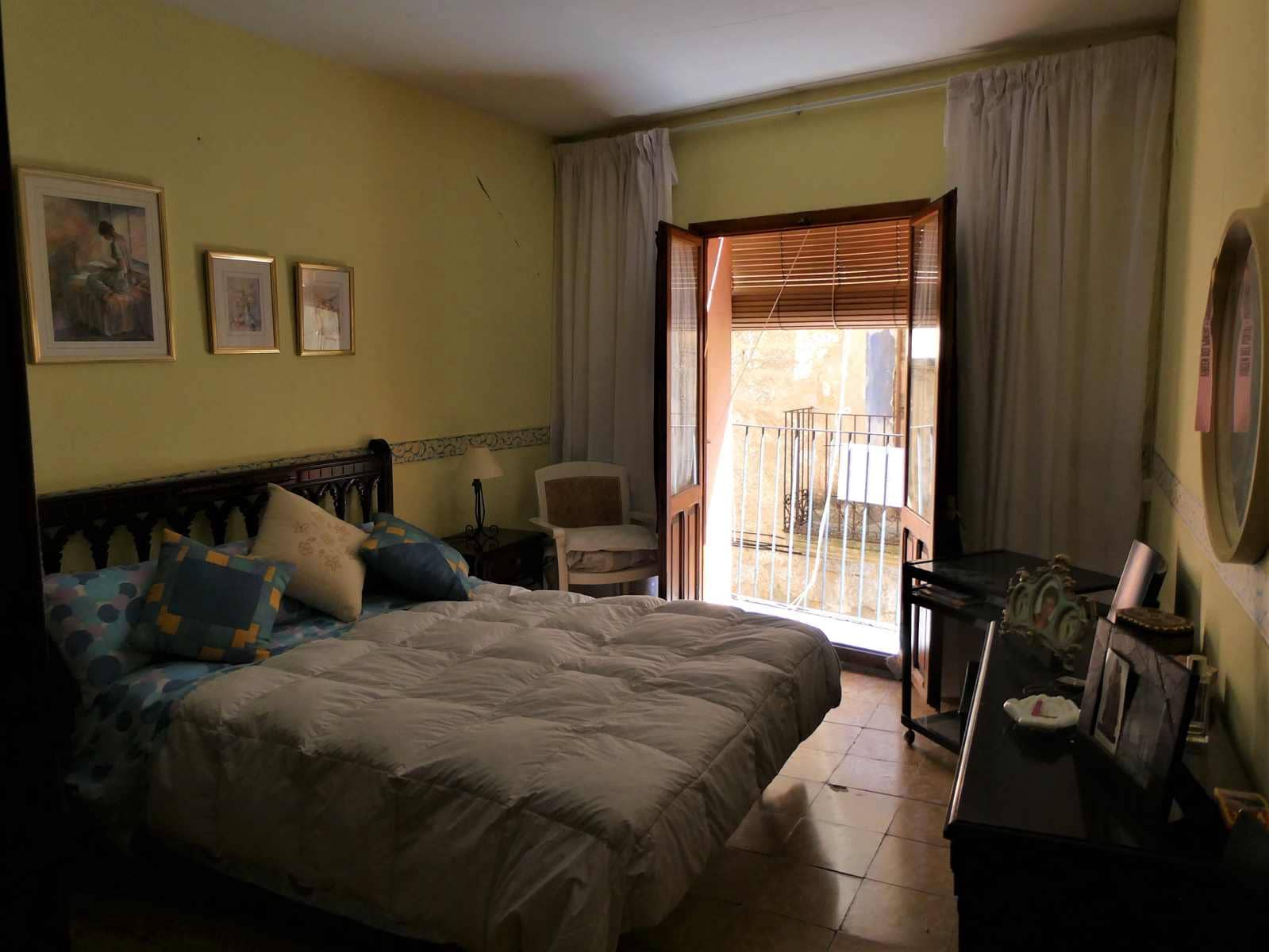 6 makuuhuone Omakotitalo myytävänä paikassa Maella mukana 
autotalli - 45 000 € (Ref: 8764986)