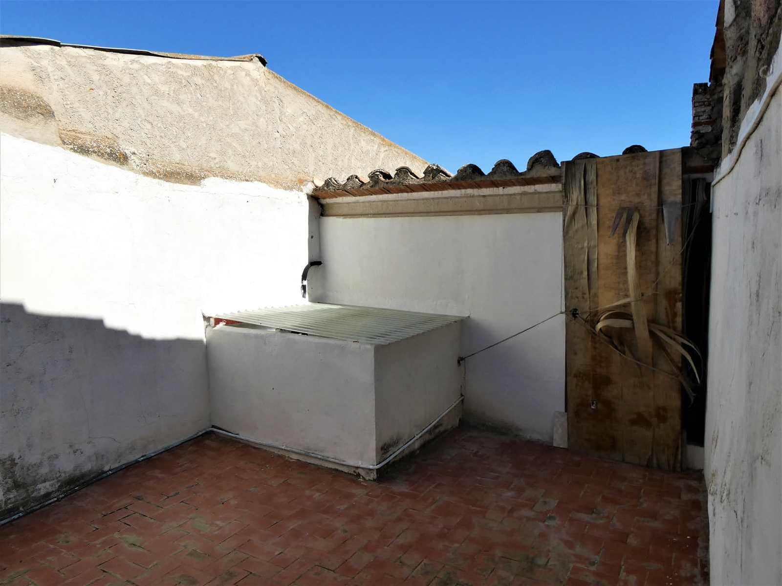 6 makuuhuone Omakotitalo myytävänä paikassa Maella mukana 
autotalli - 45 000 € (Ref: 8764986)