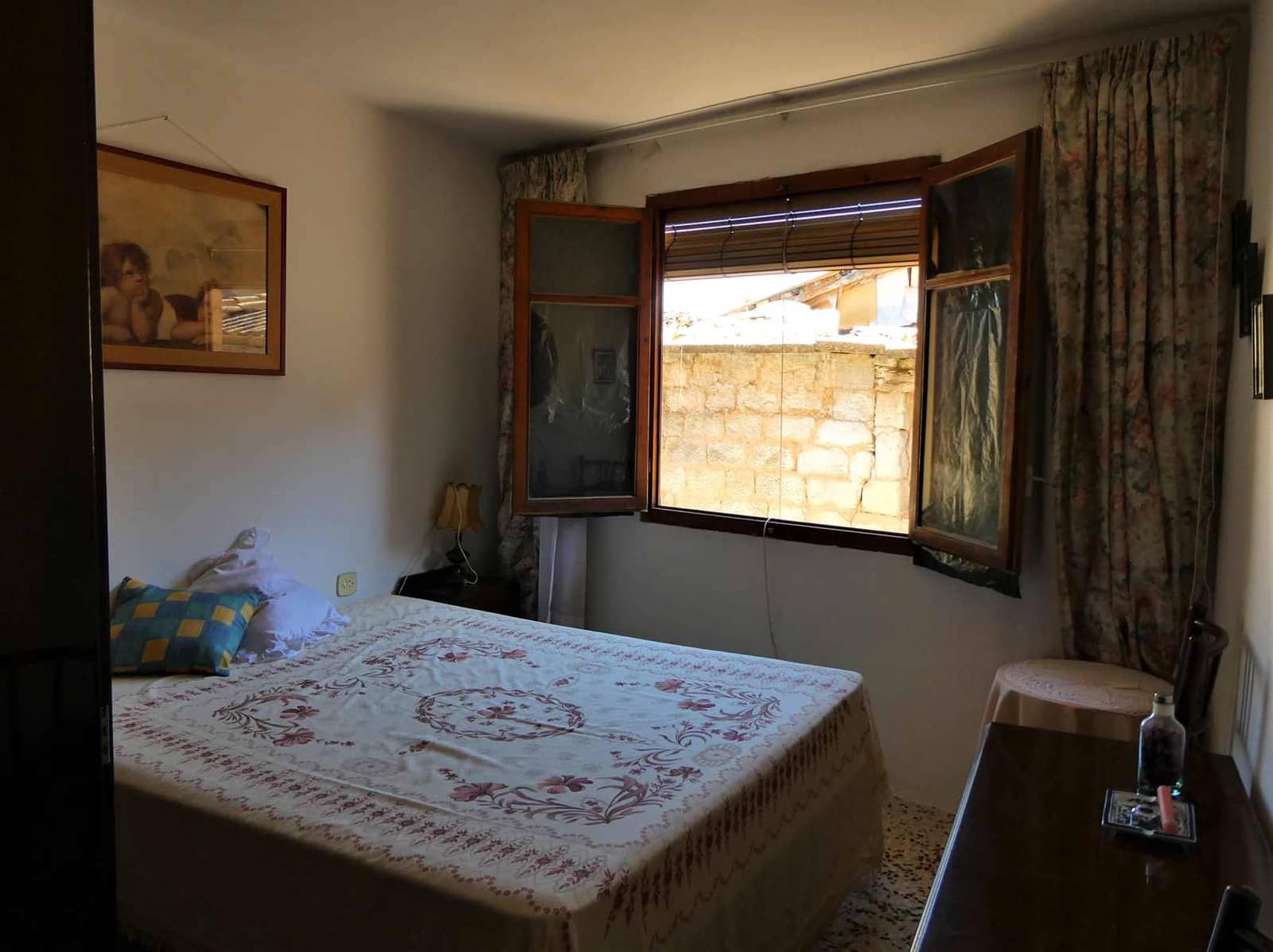 6 makuuhuone Omakotitalo myytävänä paikassa Maella mukana 
autotalli - 45 000 € (Ref: 8764986)