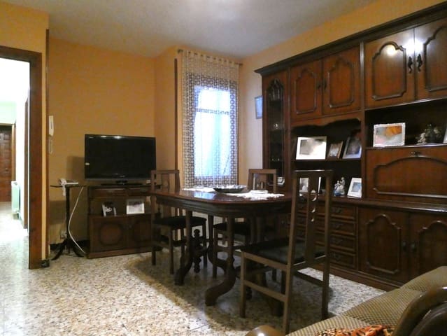 3 makuuhuone Omakotitalo myytävänä paikassa Maella mukana 
autotalli - 99 000 € (Ref: 8778938)