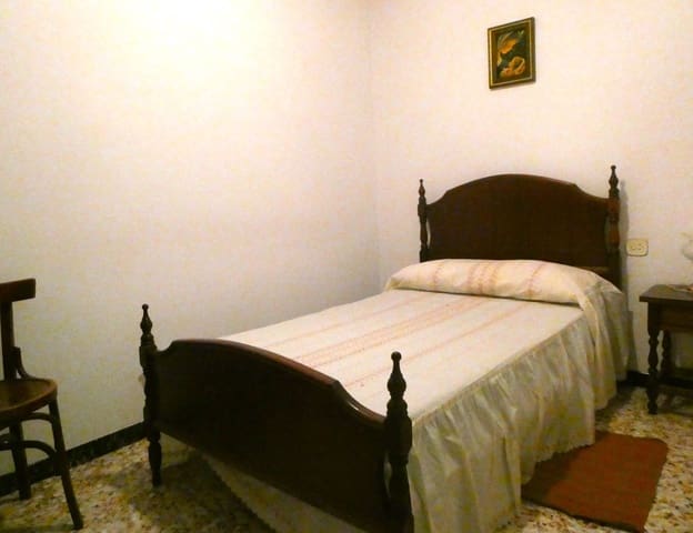 3 makuuhuone Omakotitalo myytävänä paikassa Maella mukana 
autotalli - 99 000 € (Ref: 8778938)