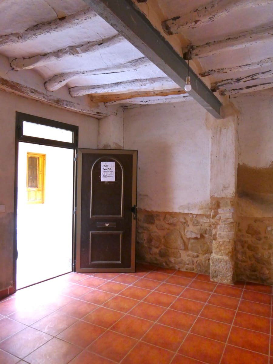 3 soveværelse Byhus til salg i Fabara - € 45.000 (Ref: 8806588)