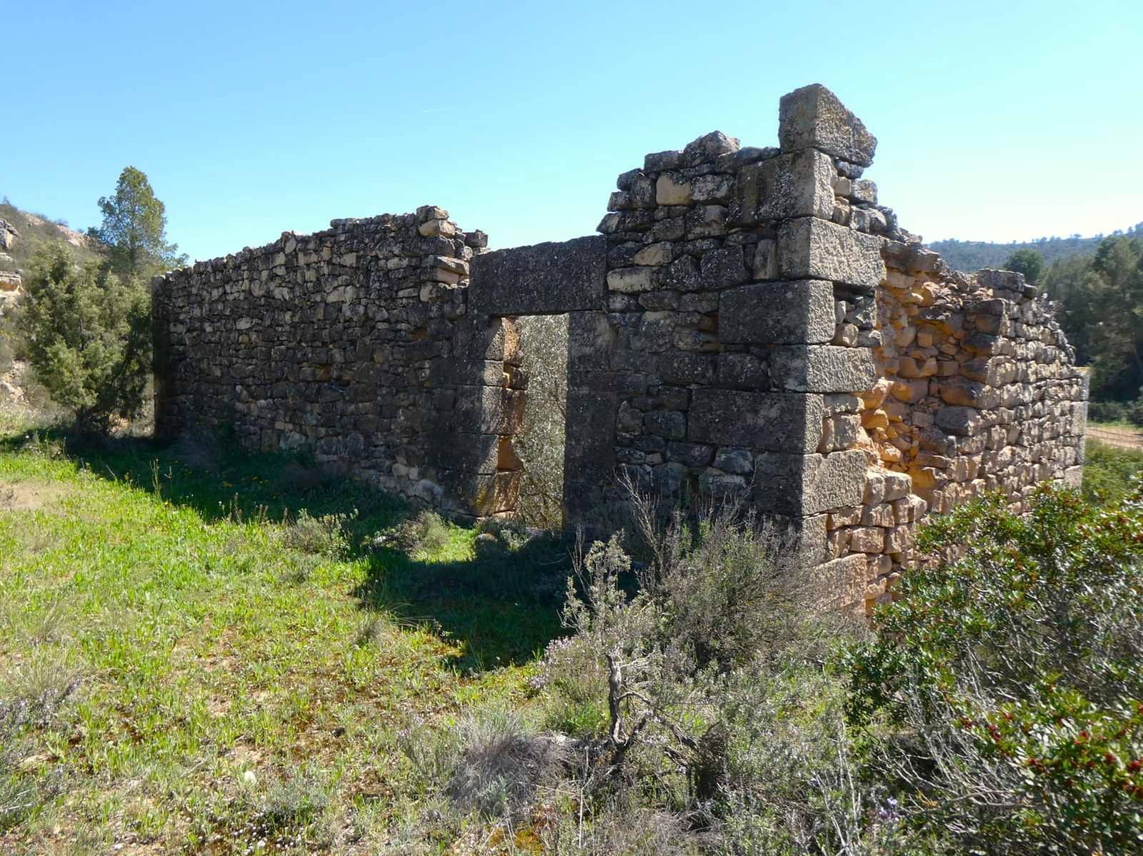 1 bedroom Finca/Country House for sale in Caseres - € 36,000 (Ref: 8973568)