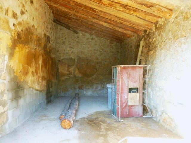 Finca/Country House for sale in Maella - € 35,000 (Ref: 9025546)