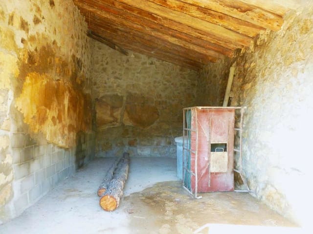 Finca/Country House for sale in Maella - € 32,000 (Ref: 9025546)