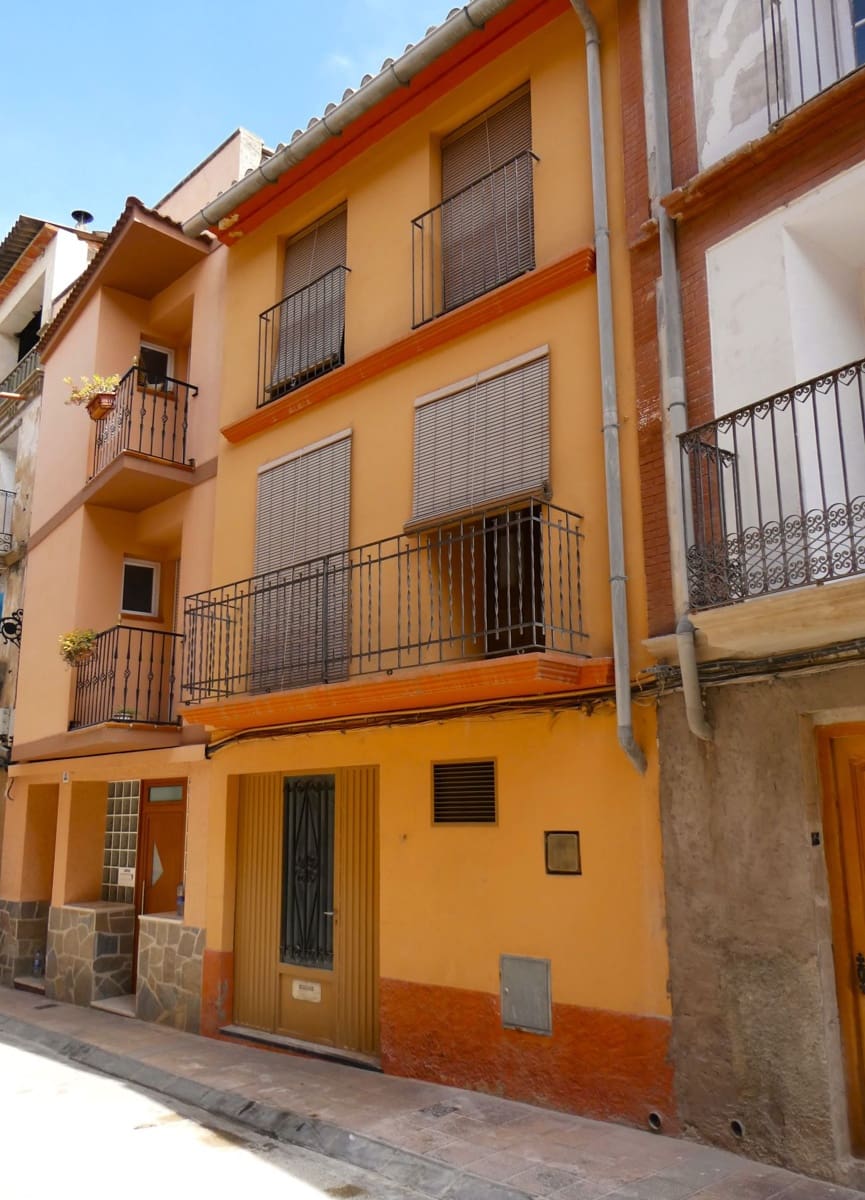 4 soveværelse Byhus til salg i Maella med garage - € 62.000 (Ref: 9028348)