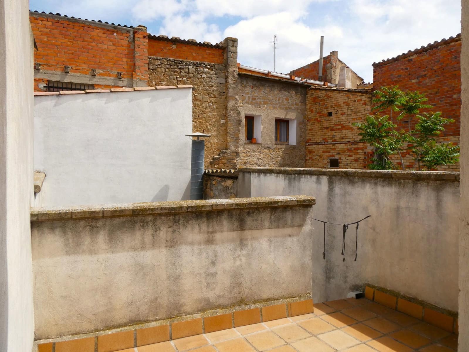 Casa de 4 habitaciones en Maella en venta con garaje - 98.000 € (Ref: 9028348)