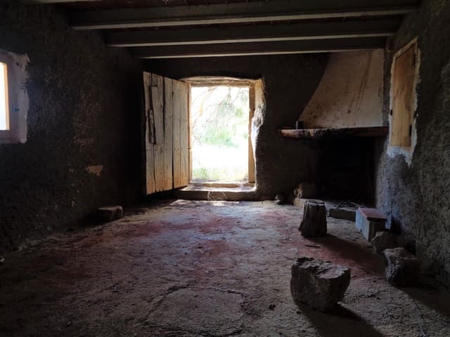 Finca/Country House for sale in Maella - € 43,000 (Ref: 9190500)