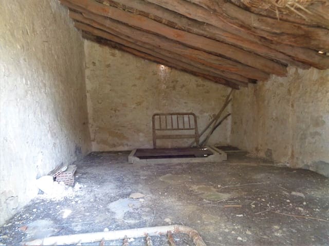 Finca/Country House for sale in Maella - € 43,000 (Ref: 9190500)