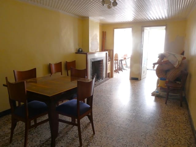 5 soverom Hus til salgs i Maella med garasje - € 35 000 (Ref: 9207976)