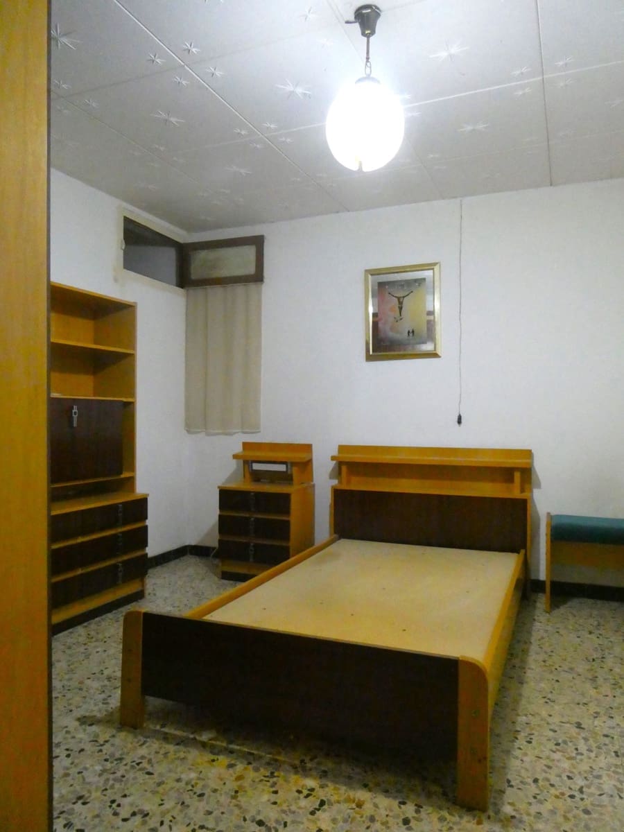 12 makuuhuone Omakotitalo myytävänä paikassa Fabara mukana 
autotalli - 68 000 € (Ref: 9427562)