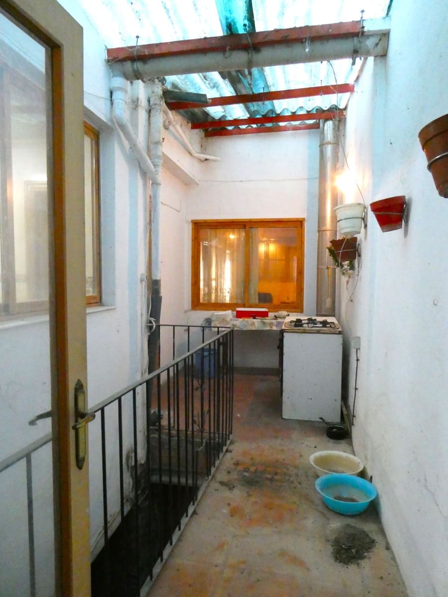 12 makuuhuone Omakotitalo myytävänä paikassa Fabara mukana 
autotalli - 68 000 € (Ref: 9427562)