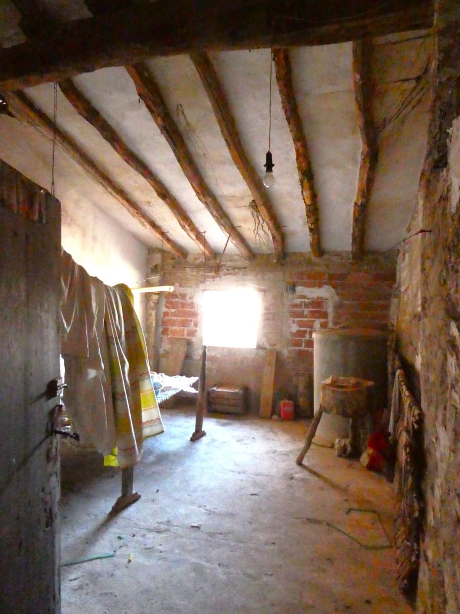 12 makuuhuone Omakotitalo myytävänä paikassa Fabara mukana 
autotalli - 68 000 € (Ref: 9427562)