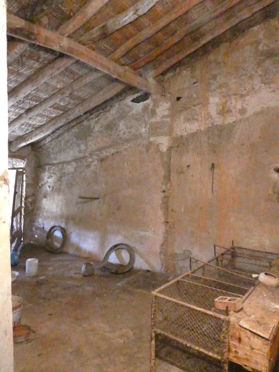 12 makuuhuone Omakotitalo myytävänä paikassa Fabara mukana 
autotalli - 68 000 € (Ref: 9427562)