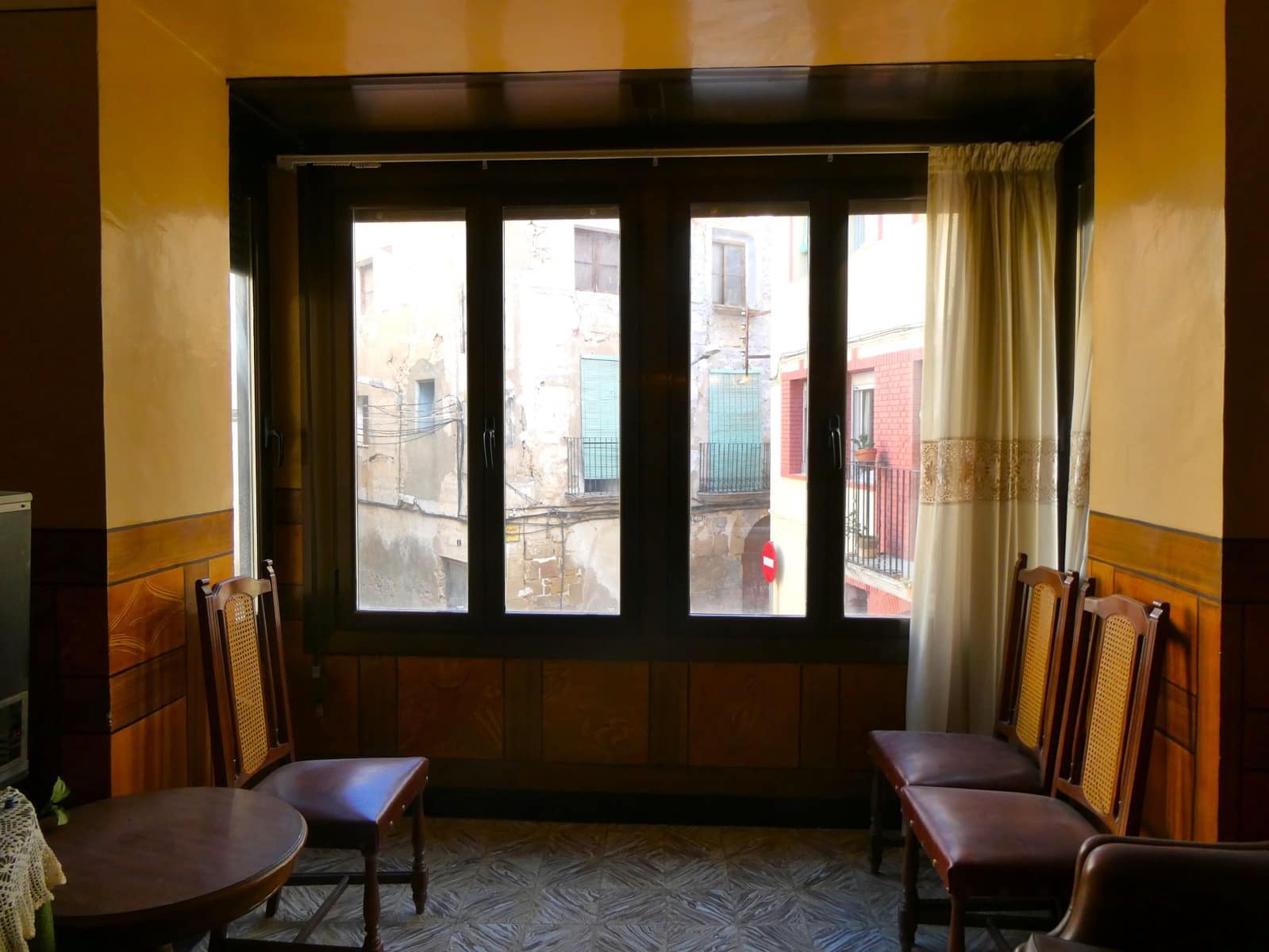 12 makuuhuone Omakotitalo myytävänä paikassa Fabara mukana 
autotalli - 68 000 € (Ref: 9427562)