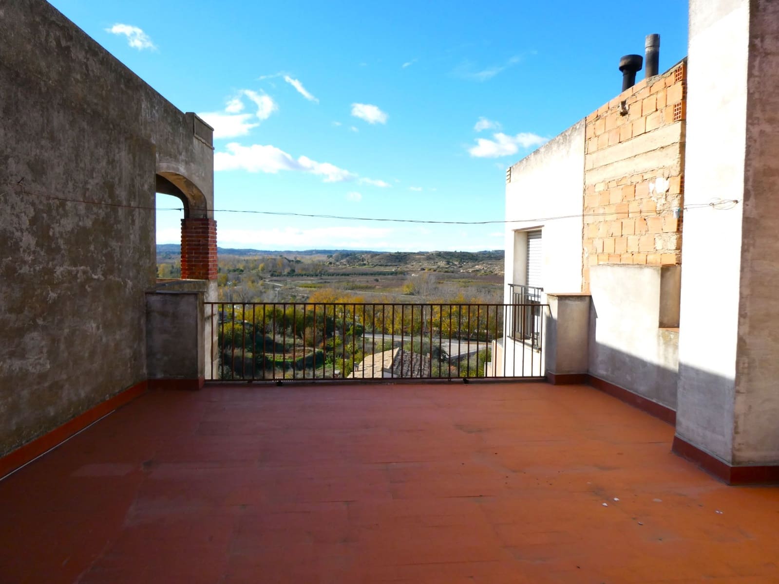 12 makuuhuone Omakotitalo myytävänä paikassa Fabara mukana 
autotalli - 68 000 € (Ref: 9427562)