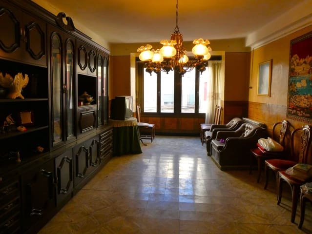 12 soveværelse Byhus til salg i Fabara med garage - € 68.000 (Ref: 9427562)