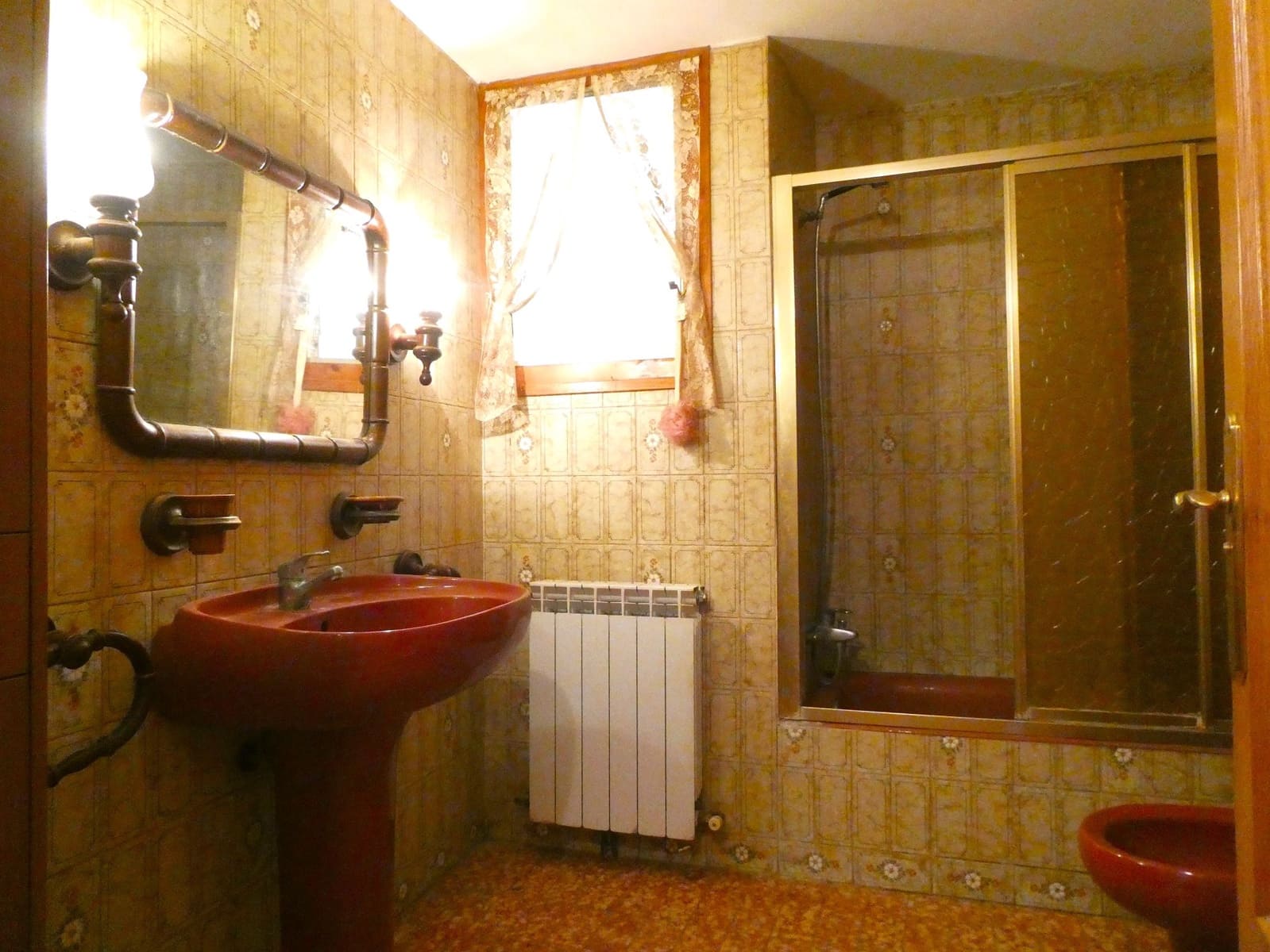 12 makuuhuone Omakotitalo myytävänä paikassa Fabara mukana 
autotalli - 68 000 € (Ref: 9427562)