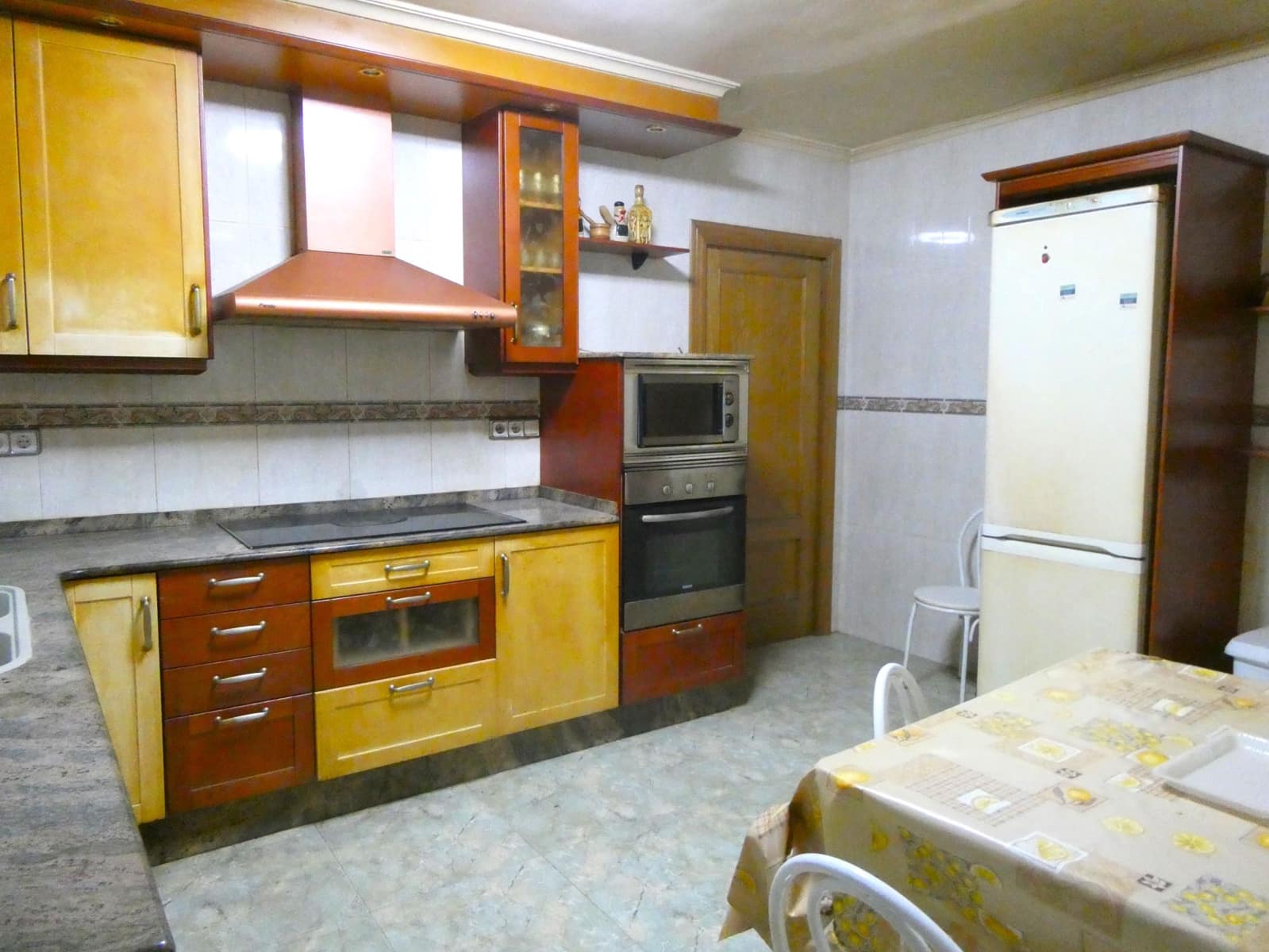 12 makuuhuone Omakotitalo myytävänä paikassa Fabara mukana 
autotalli - 68 000 € (Ref: 9427562)