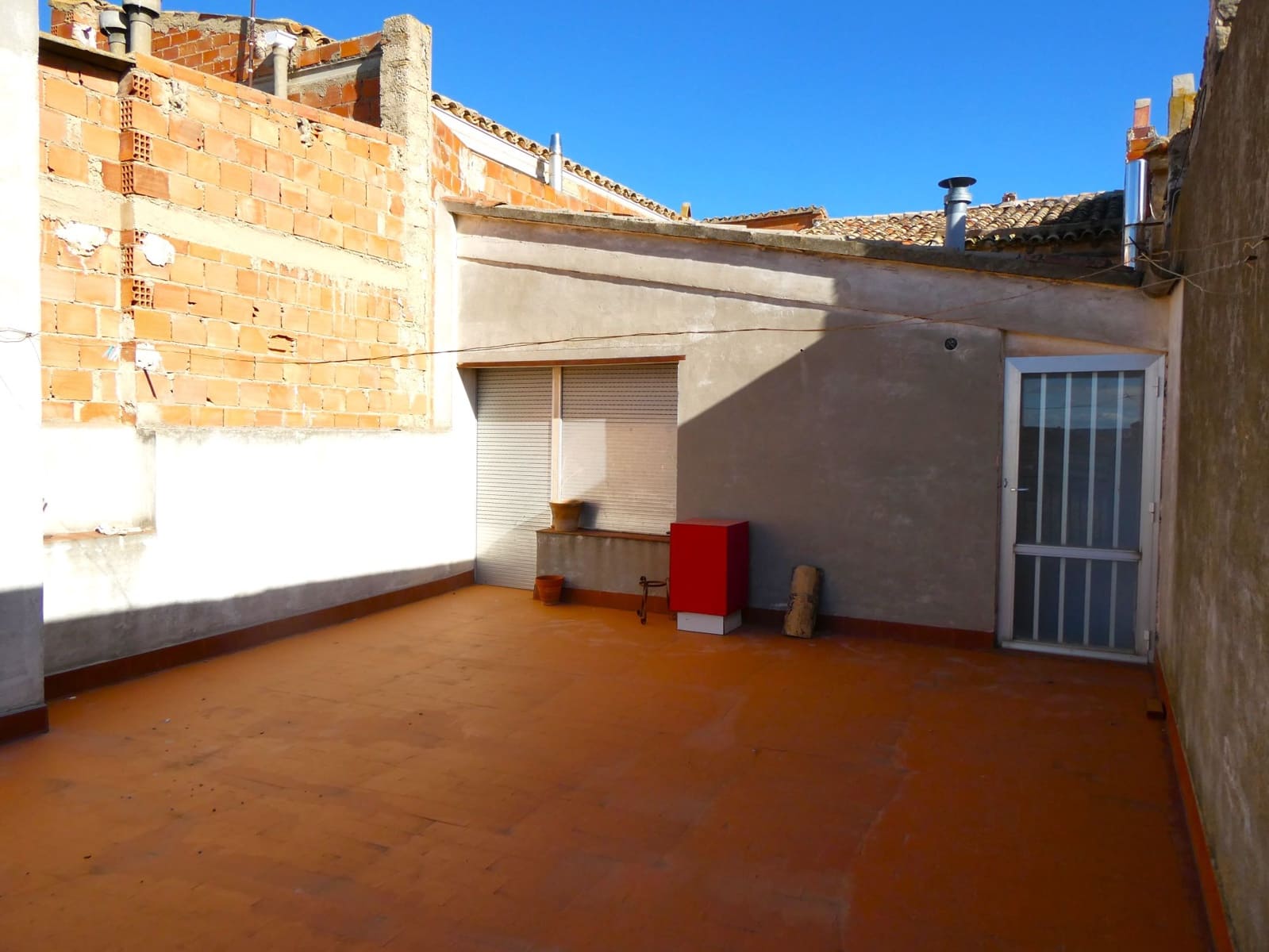 12 makuuhuone Omakotitalo myytävänä paikassa Fabara mukana 
autotalli - 68 000 € (Ref: 9427562)