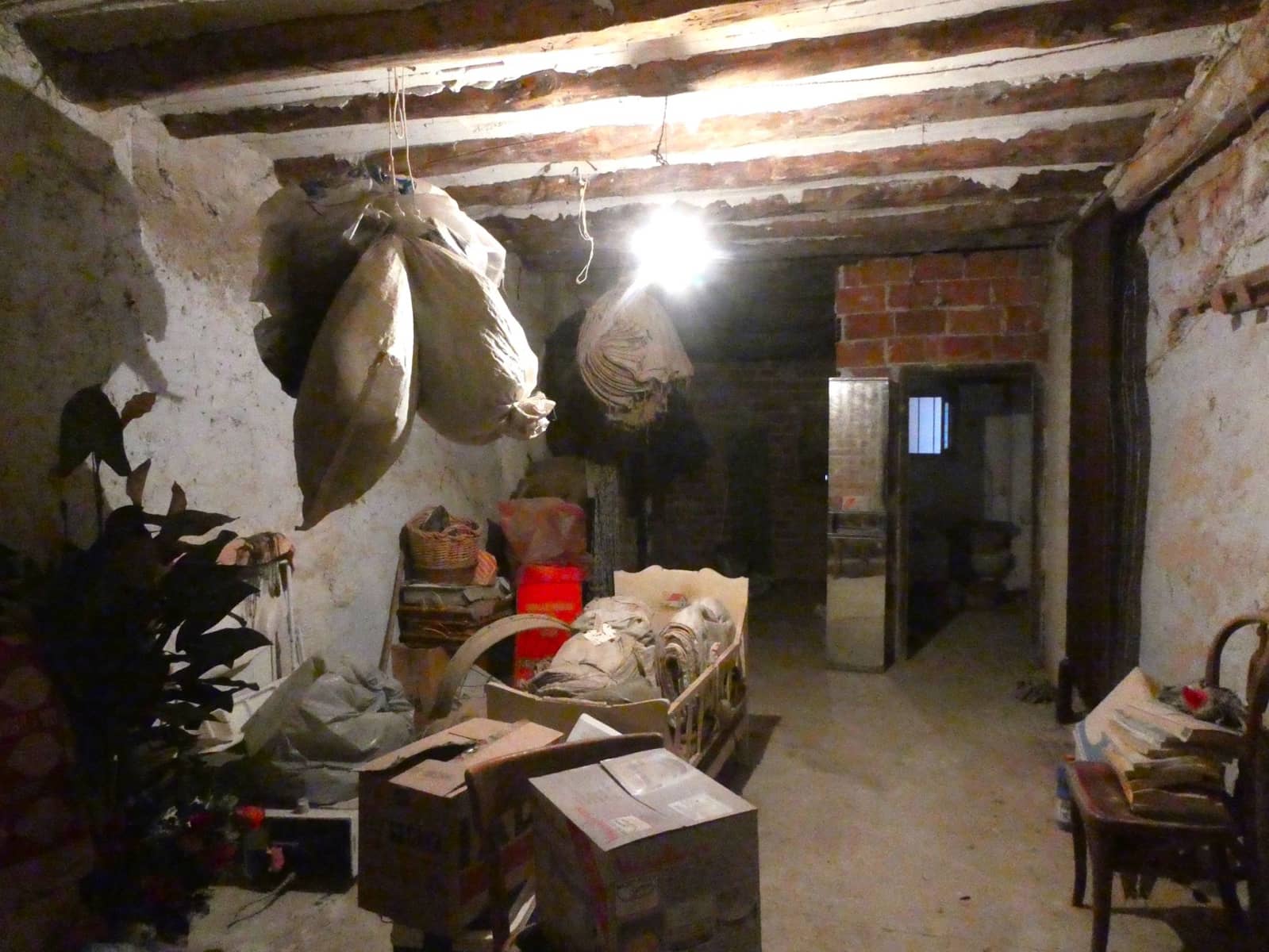 12 makuuhuone Omakotitalo myytävänä paikassa Fabara mukana 
autotalli - 68 000 € (Ref: 9427562)