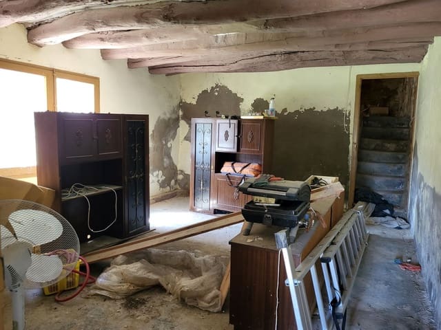 4 soveværelse Finca/Landehus til salg i Caspe med garage - € 89.000 (Ref: 9697836)