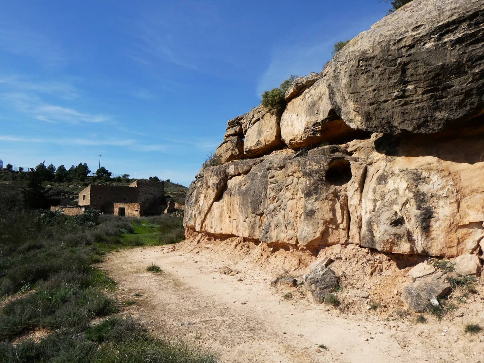 4 soveværelse Finca/Landehus til salg i Caspe med garage - € 89.000 (Ref: 9697836)