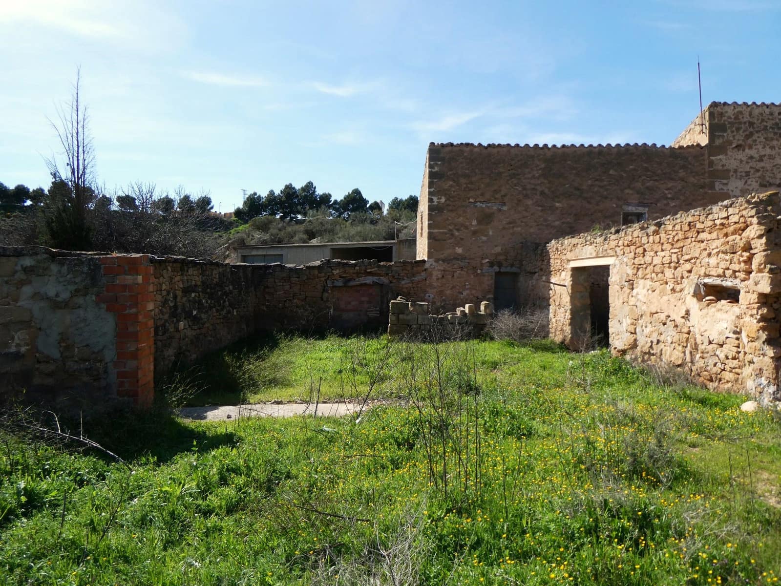 4 soveværelse Finca/Landehus til salg i Caspe med garage - € 89.000 (Ref: 9697836)