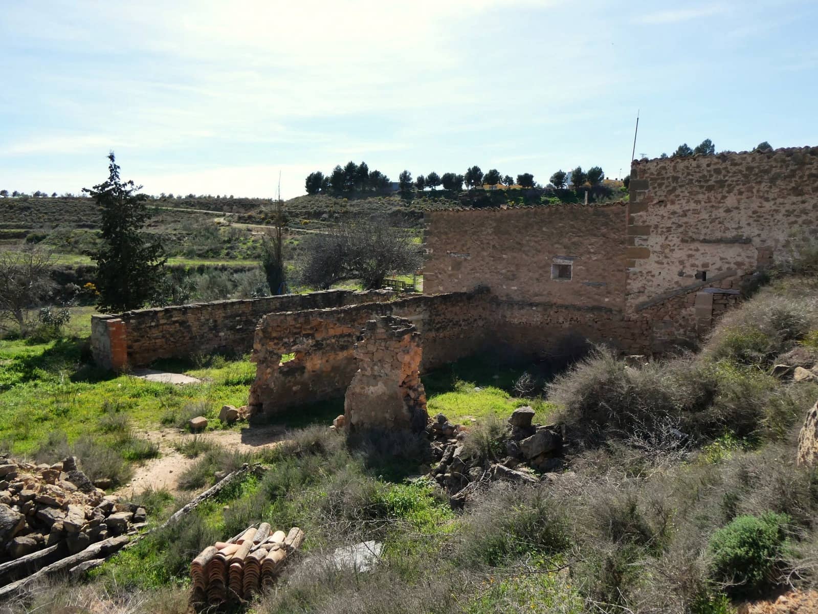 4 soveværelse Finca/Landehus til salg i Caspe med garage - € 89.000 (Ref: 9697836)