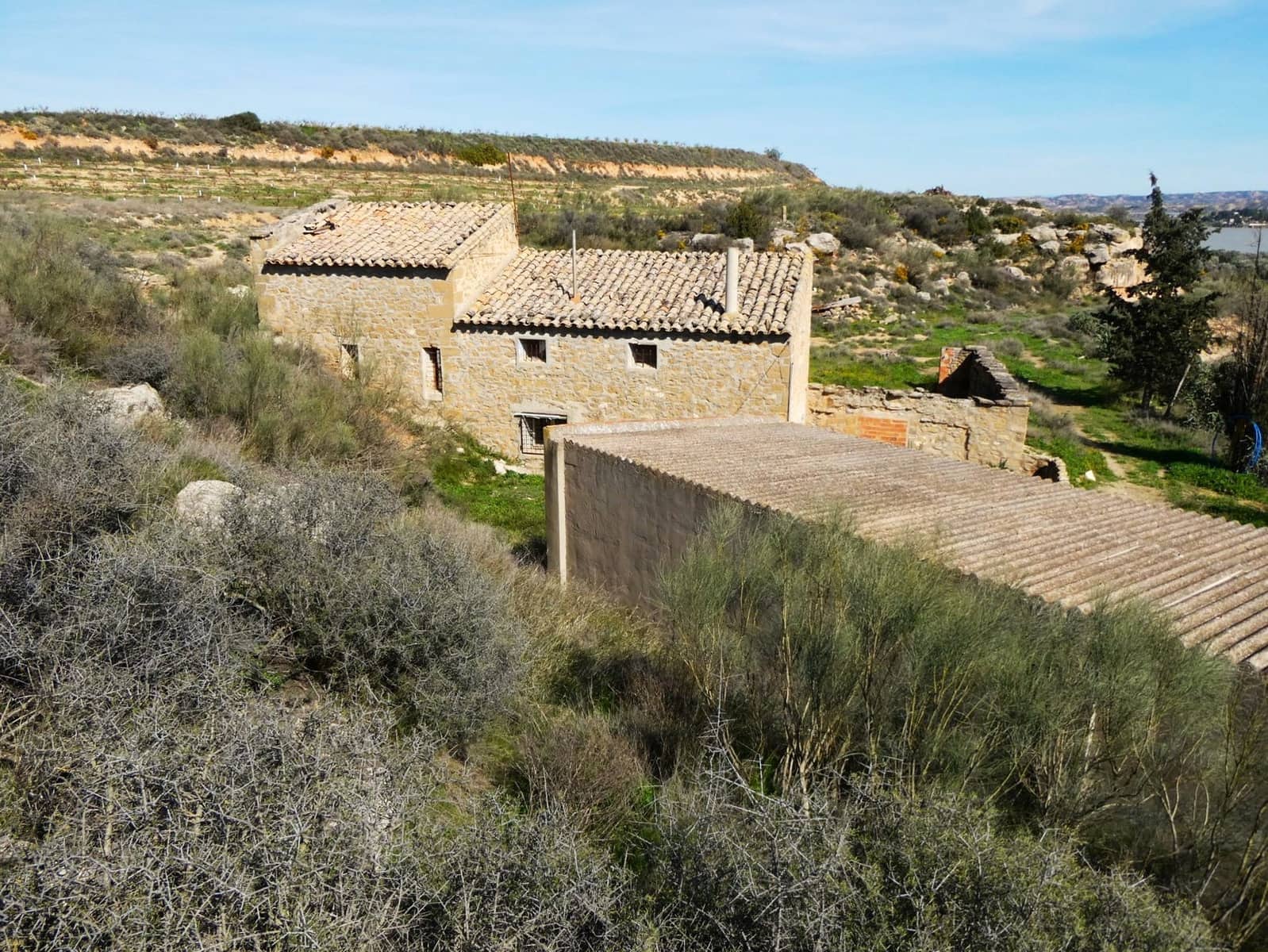 4 soveværelse Finca/Landehus til salg i Caspe med garage - € 89.000 (Ref: 9697836)