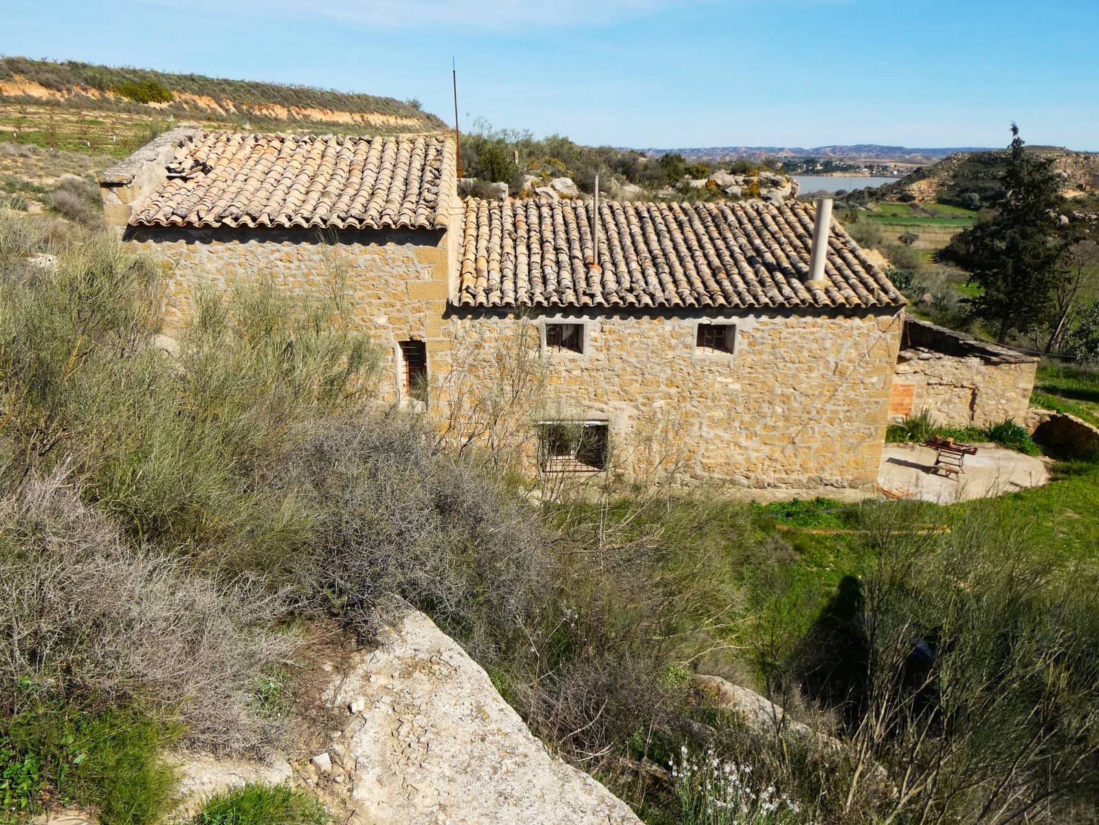 4 soveværelse Finca/Landehus til salg i Caspe med garage - € 89.000 (Ref: 9697836)