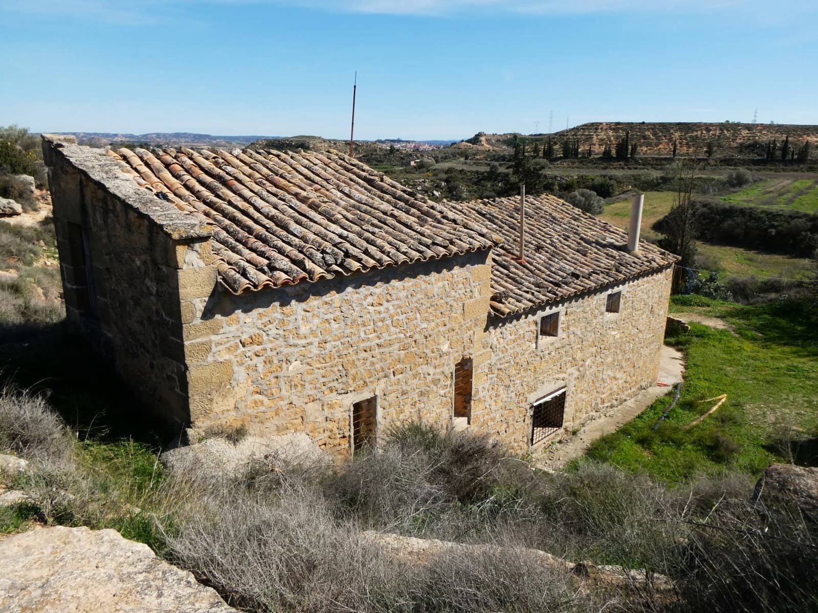 4 soveværelse Finca/Landehus til salg i Caspe med garage - € 89.000 (Ref: 9697836)