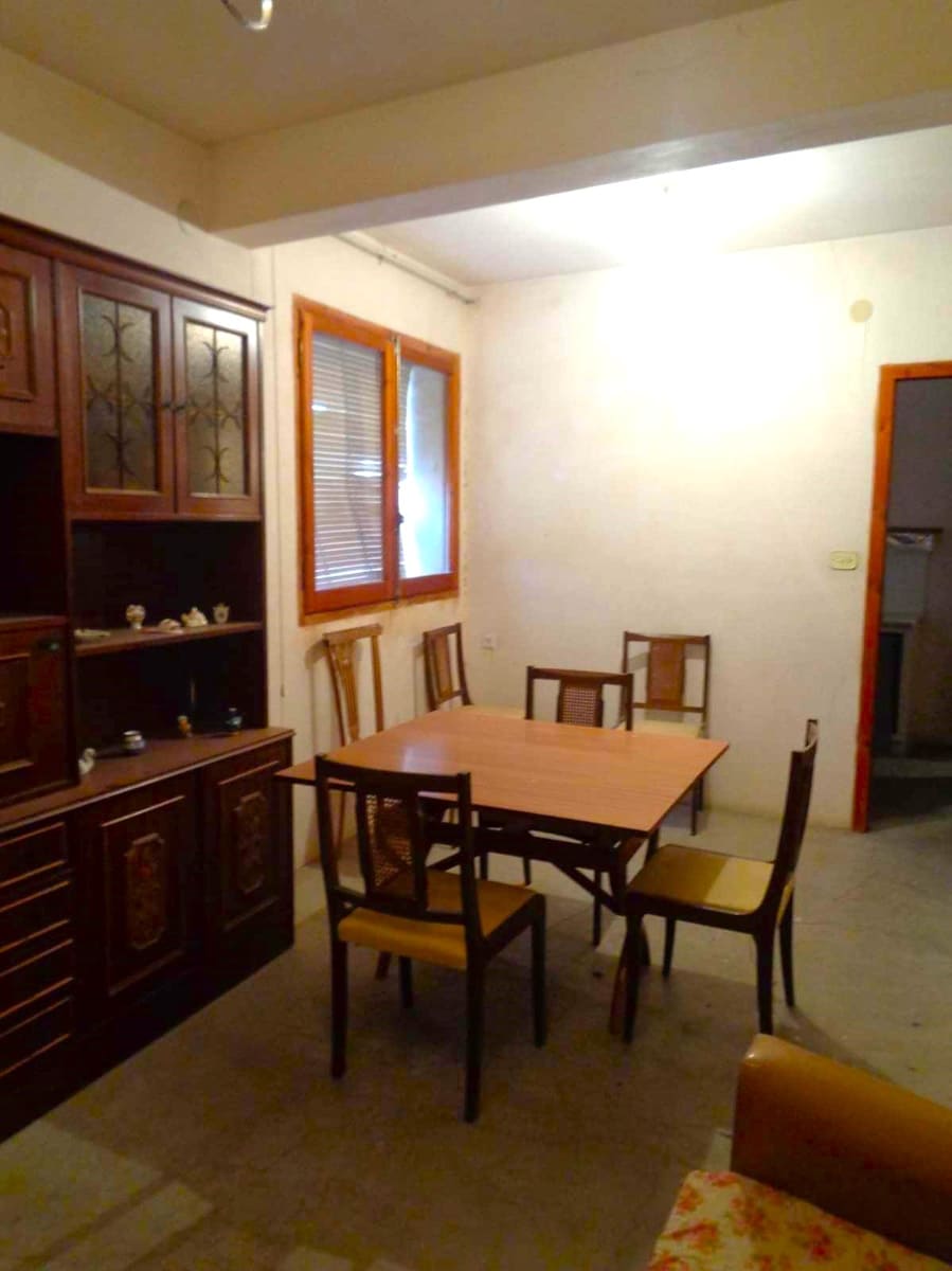 4 slaapkamer Huis te koop in Maella - € 52.000 (Ref: 9735955)