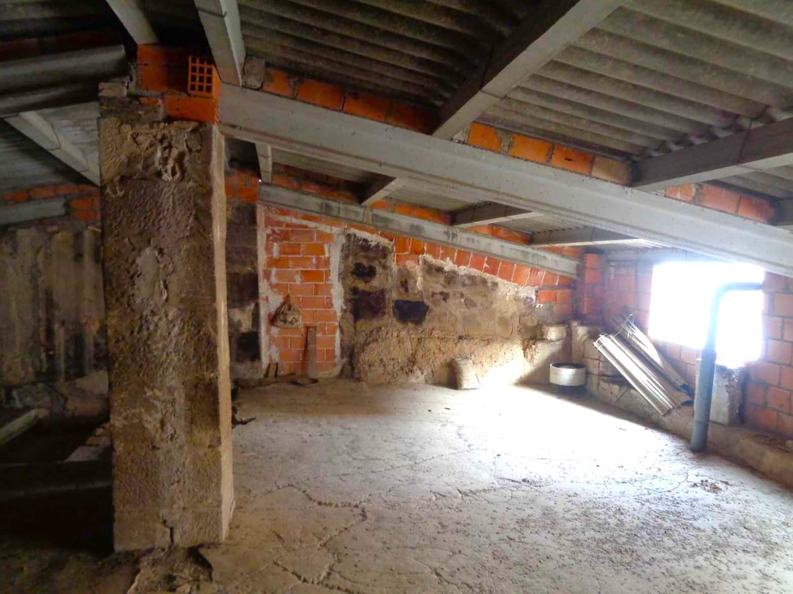 4 slaapkamer Huis te koop in Maella - € 52.000 (Ref: 9735955)